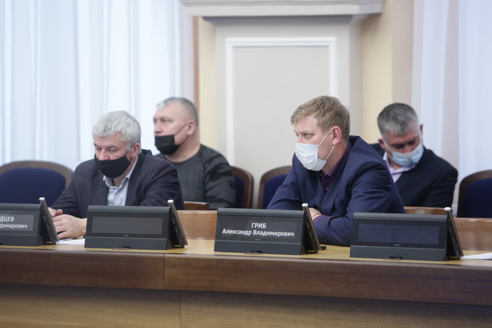 На заседании комиссии по предупреждению и ликвидации ЧС и обеспечению пожарной безопасности