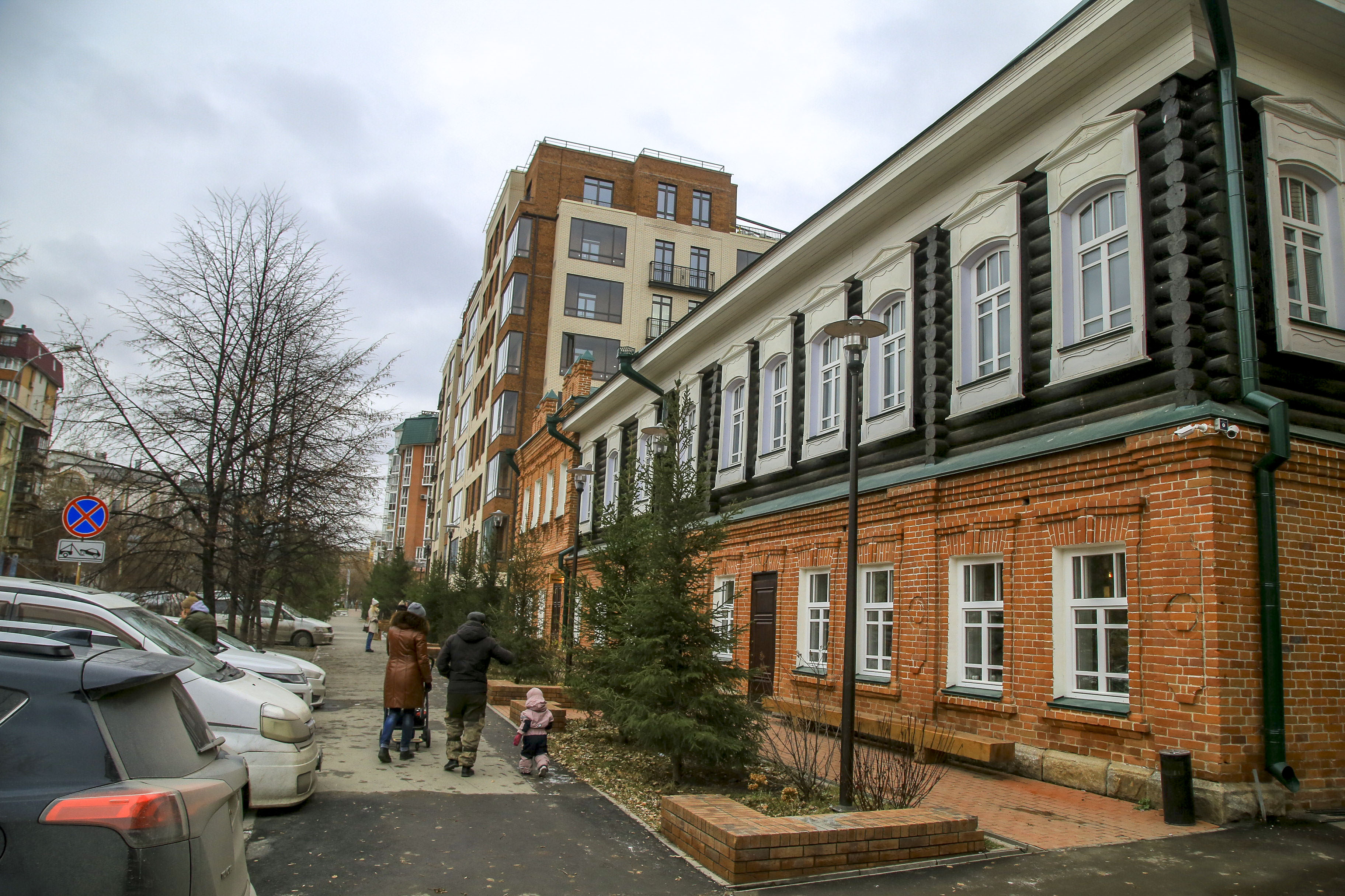 Женская гимназия Павлы Смирновой. Образец общественной постройки начала XX века. Чаплыгина, 28