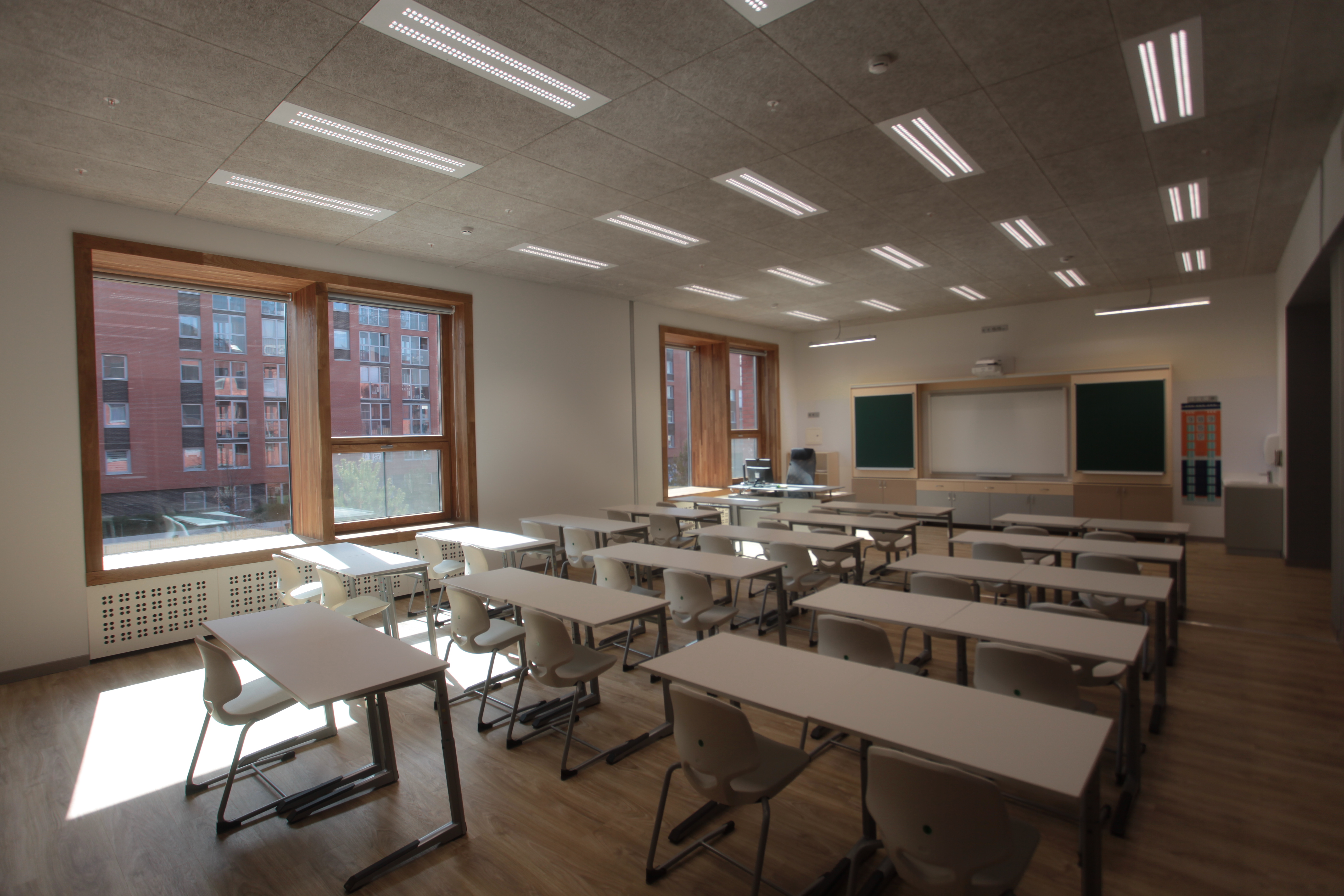 Открытие школы №220 на улице Владимира Заровного. Май 2023 года