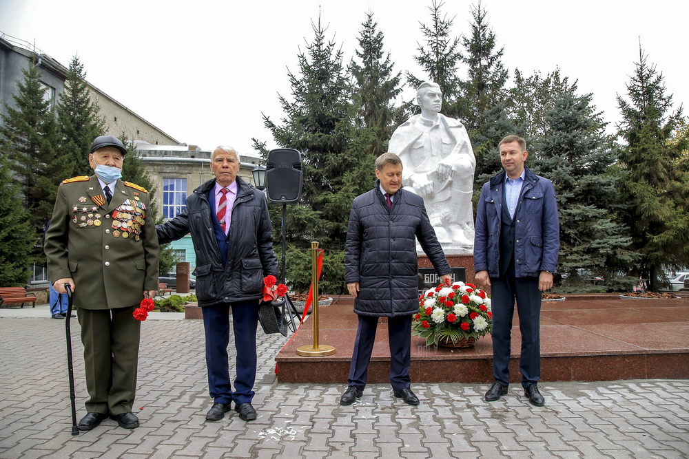 Обновлённый памятник Борису Богаткову открыли в Новосибирске на одноимённой улице (25.09.2020)