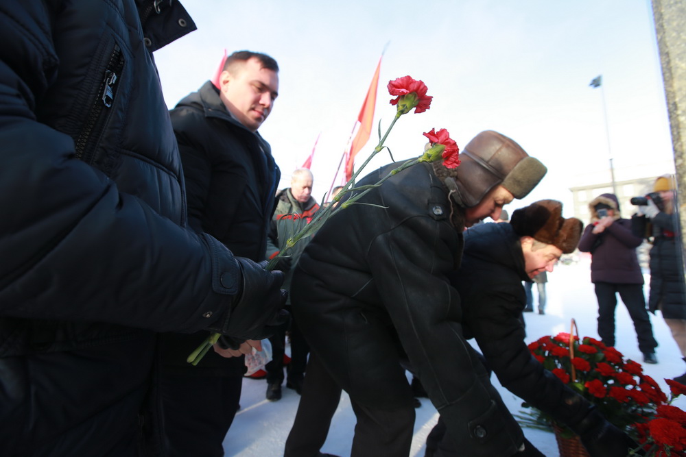 Возложение цветов к памятнику Ленину. Январь 2020 года