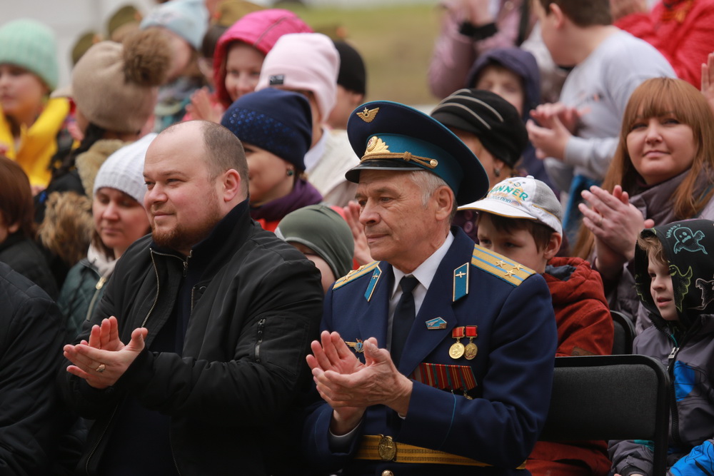 Праздник возле школы №32 организовали активисты ТОС «Добролюбовский»