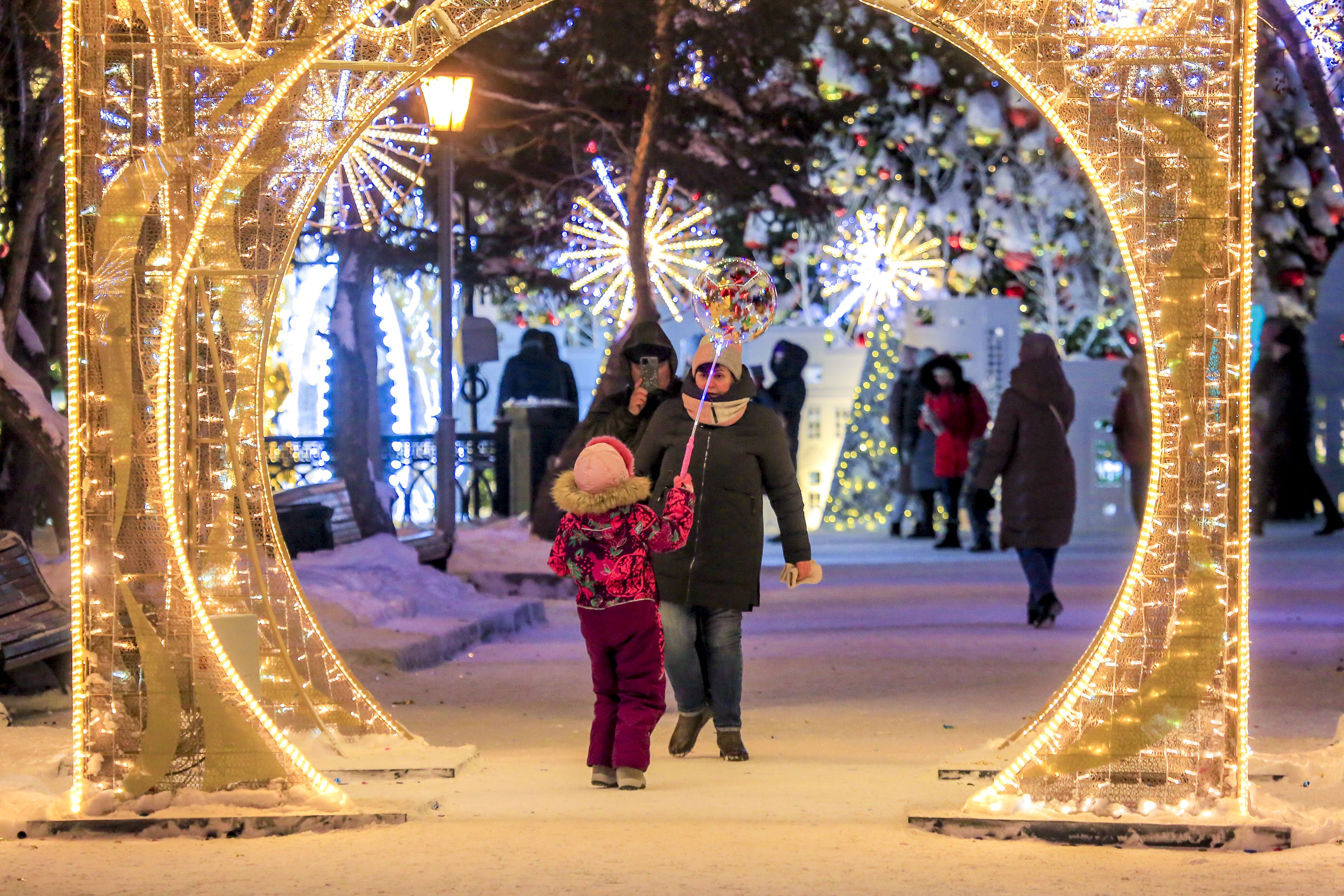 Новосибирск новогодний: Театральный сквер