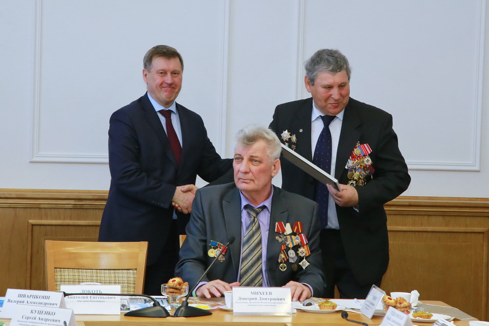 Встреча мэра Анатолия Локтя с ликвидаторами аварии на ЧАЭС