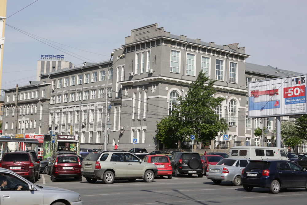 Здания Андрея Крячкова в центре Новосибирска