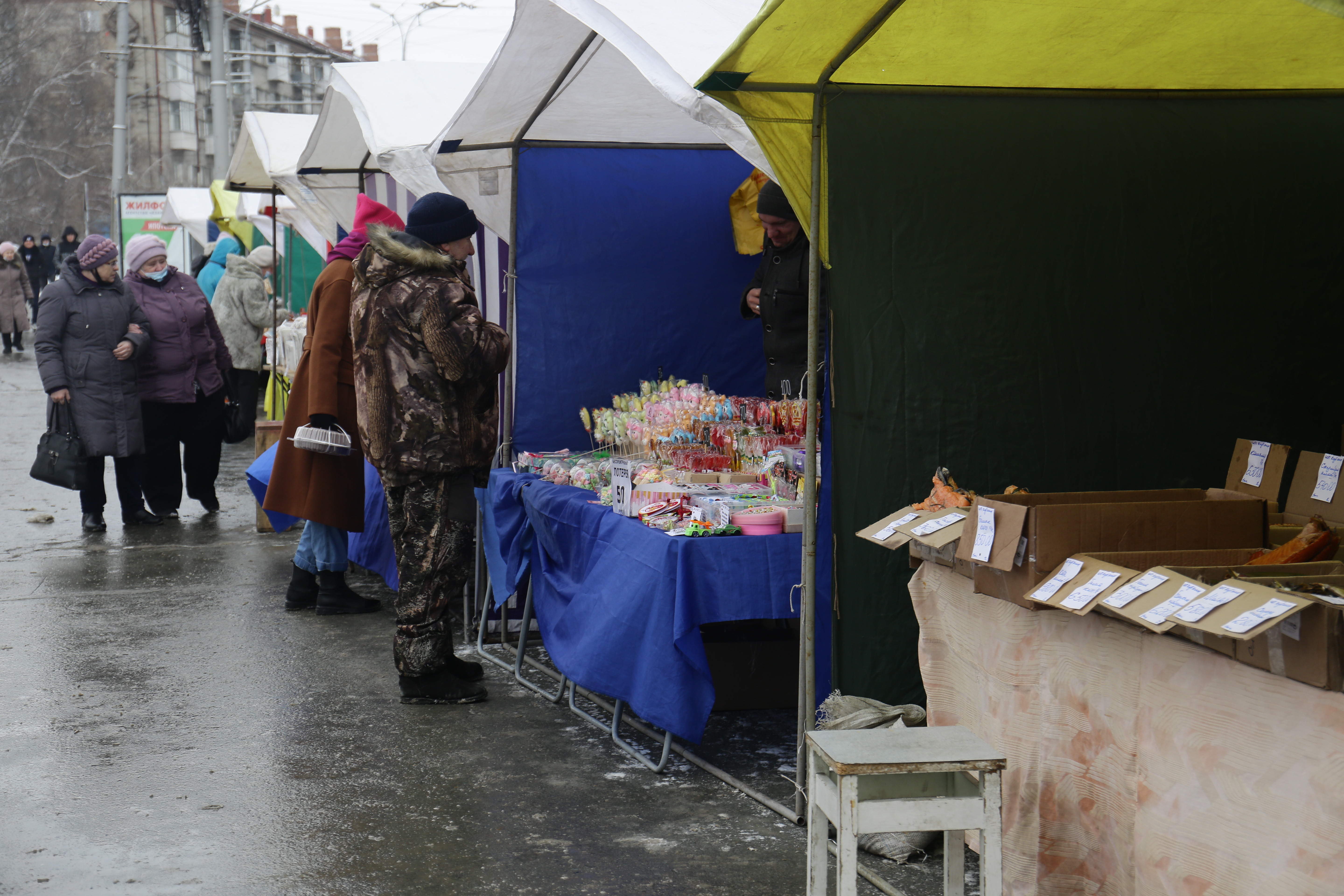 Ярмарка возле цирка, 25-26 марта 2022 года