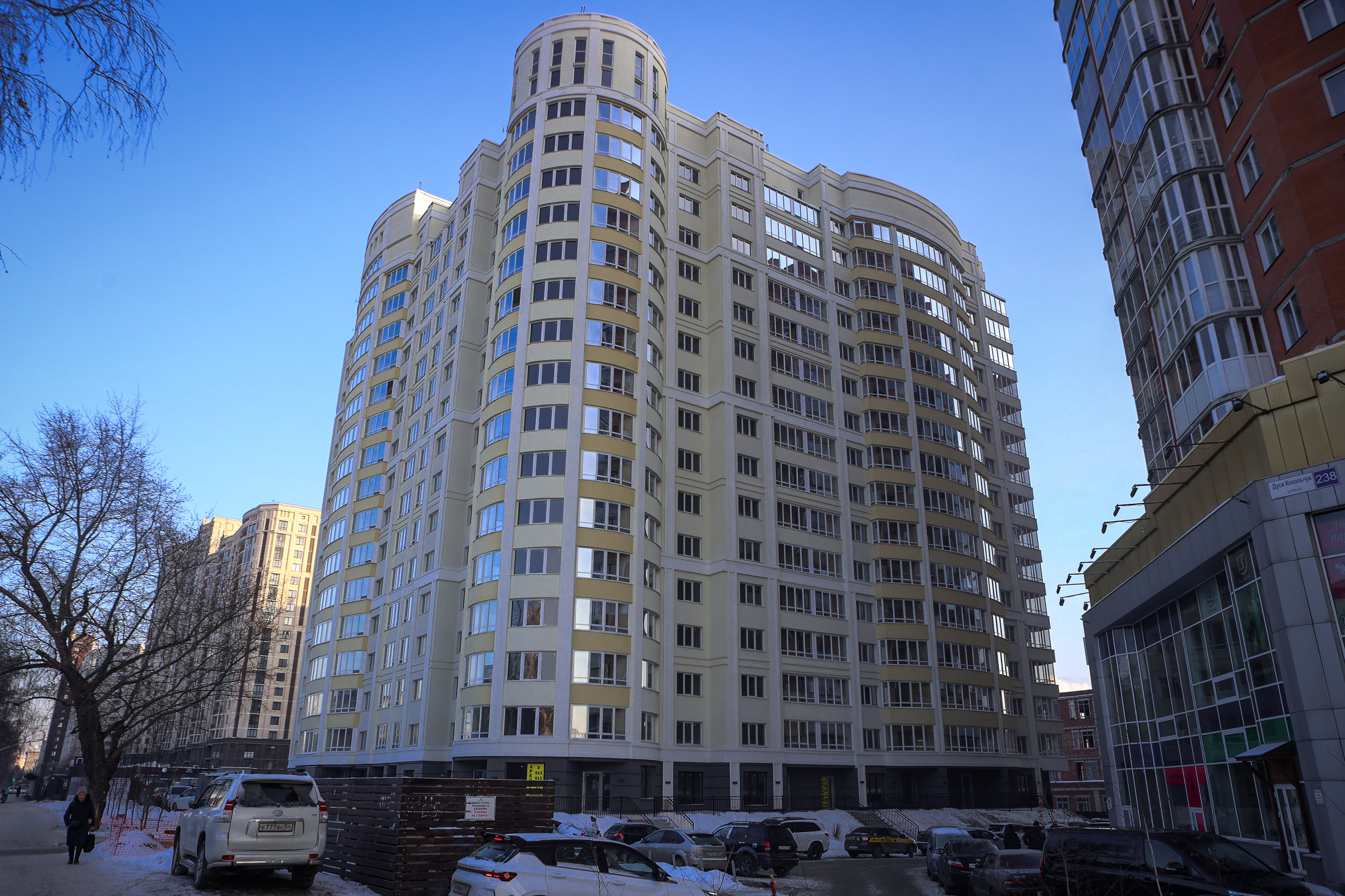 Ул. Дуси Ковальчук, 242