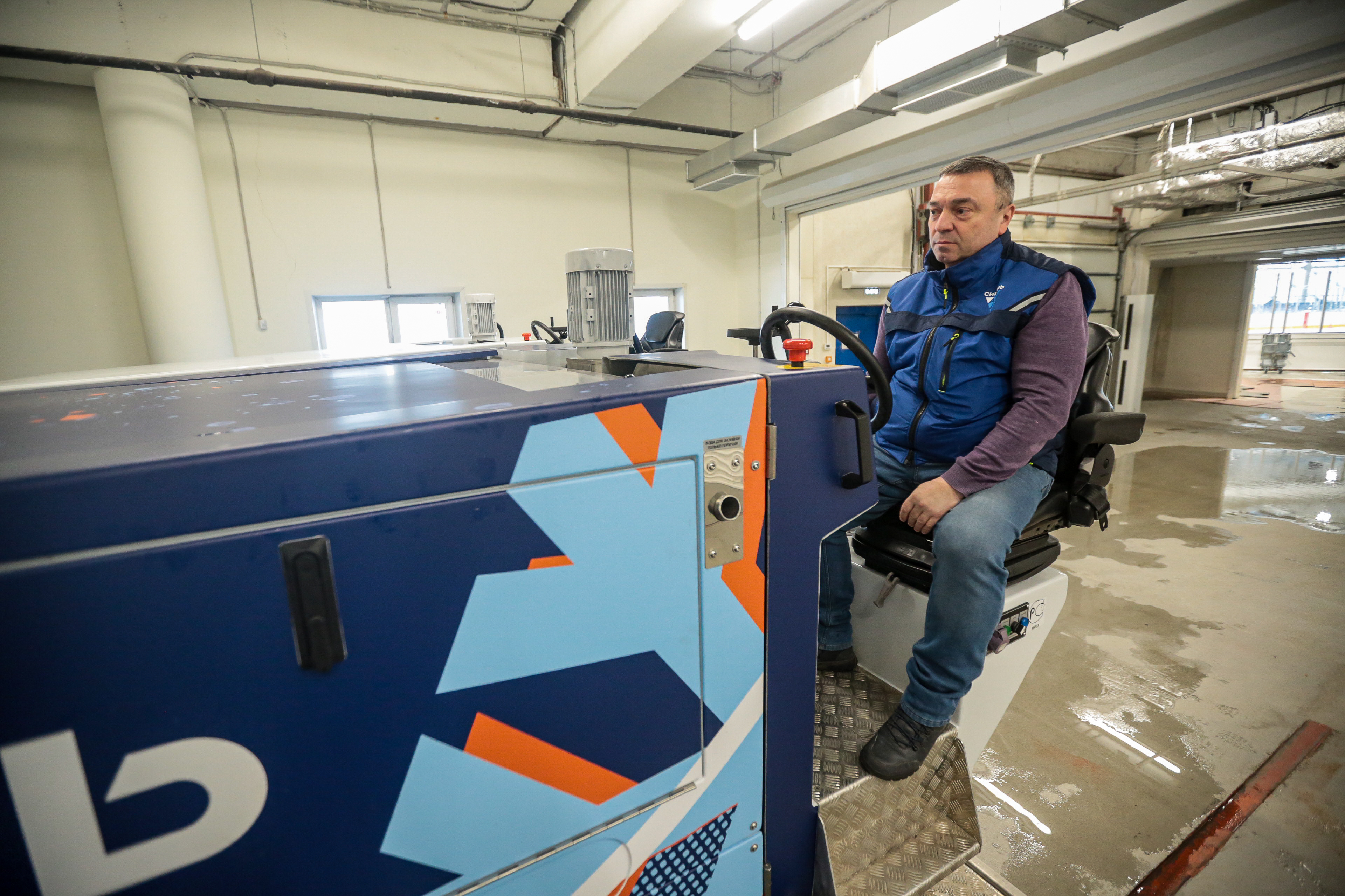 Ледозаливочные комбайны «Сибирь-Арены»