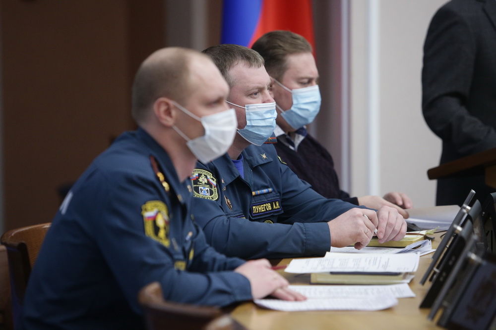 На заседании комиссии по предупреждению и ликвидации ЧС и обеспечению пожарной безопасности