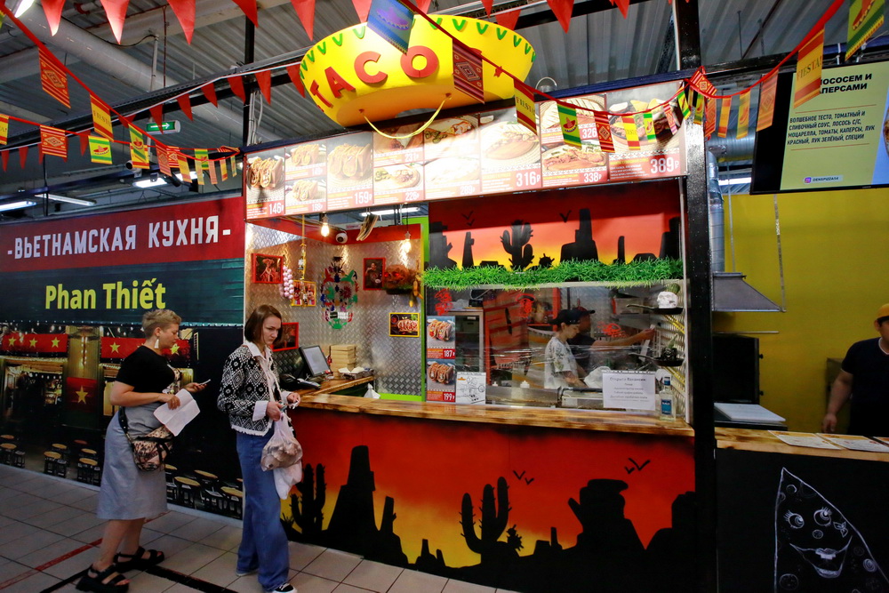 Любители китайской кухни оценят азиатских «родственников» наших пельменей — вонтоны. Блюдо подходит как для мясоедов, так и для вегетарианцев, поскольку начинку можно выбрать на свой вкус.