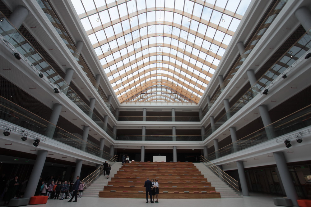 Открытие школы №220 на улице Владимира Заровного. Май 2023 года