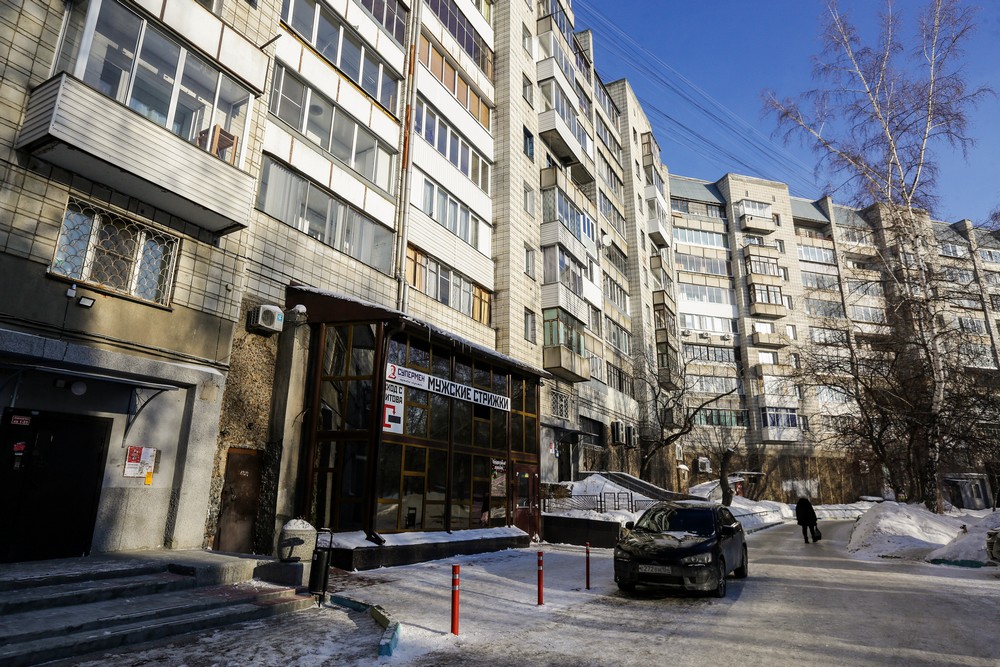 Улица Титова, 1