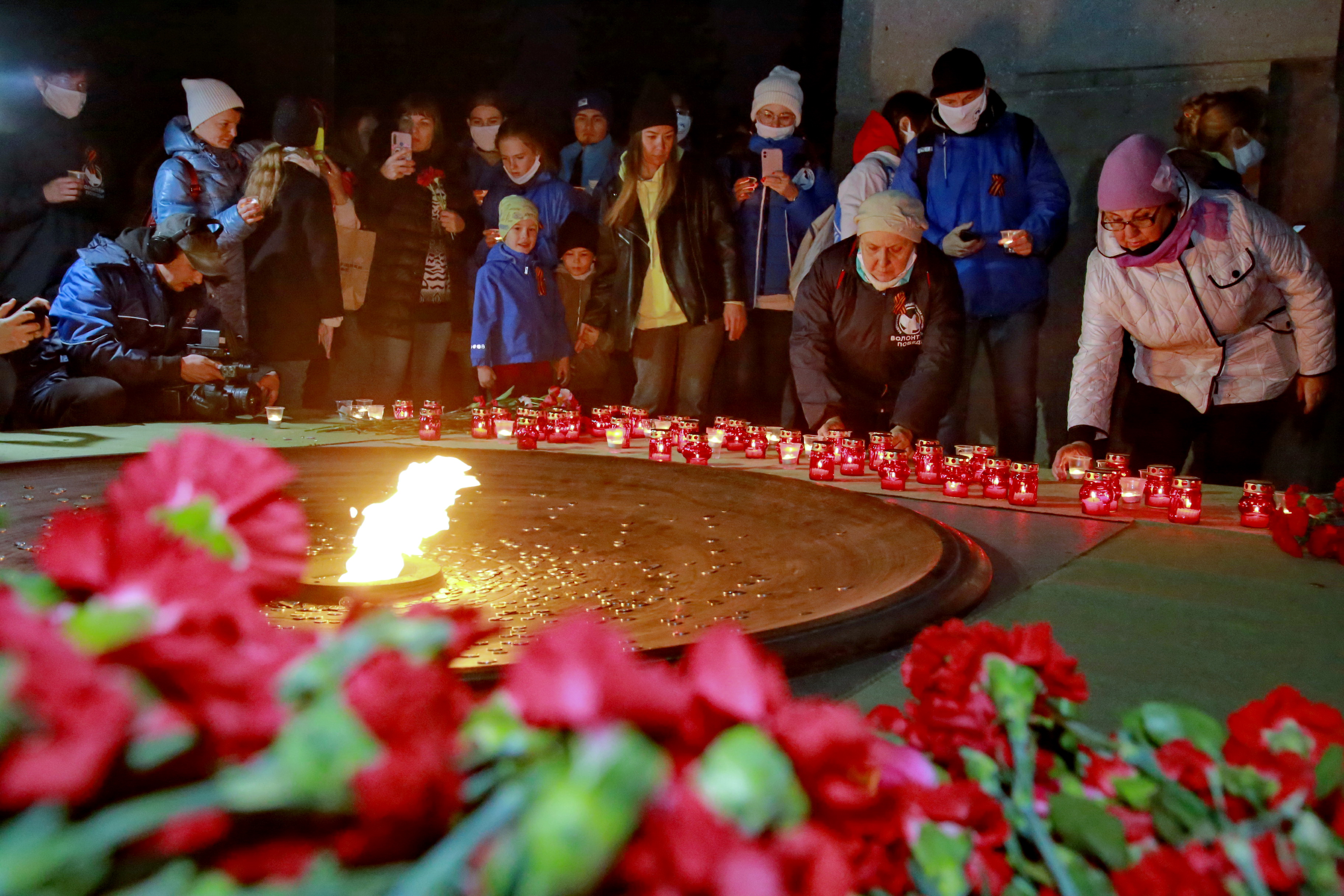 Акция «Свеча памяти» в сквере Славы. 8 мая 2022 года