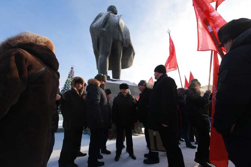Возложение цветов к памятнику Ленину. Январь 2020 года