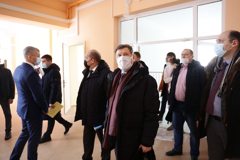 Старая школа на улице Панфиловцев в процессе капремонта (02.02.2022)