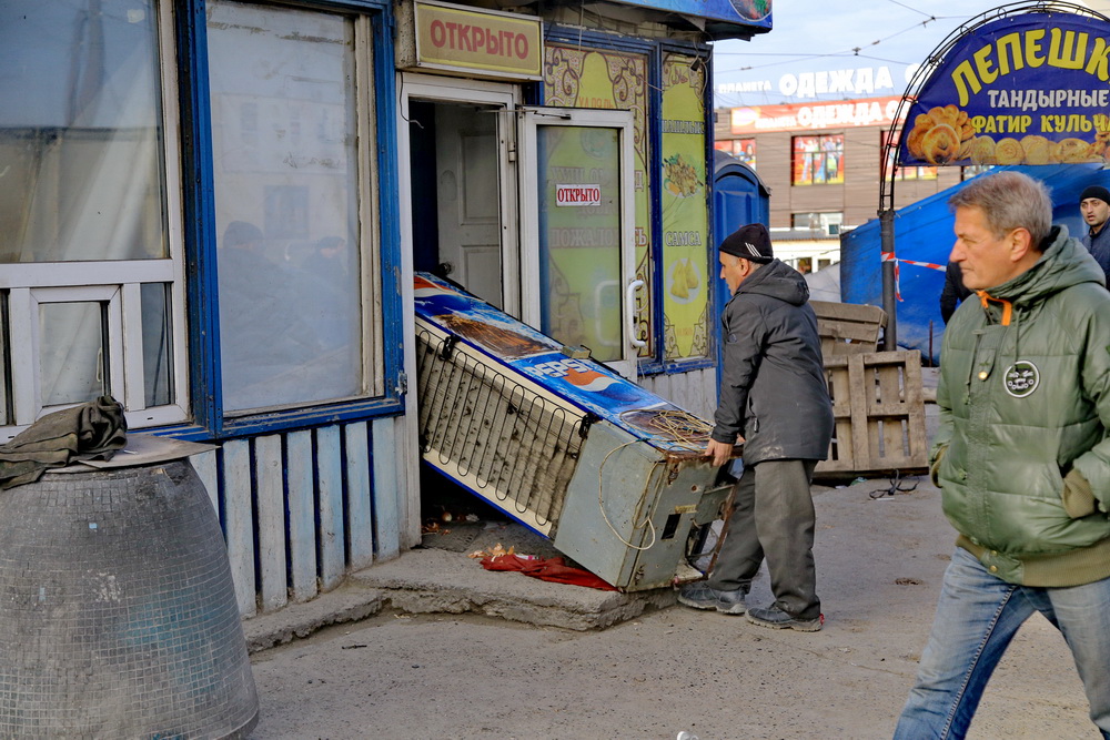 Снос киосков в районе бывшей барахолки (октябрь 2019 года)