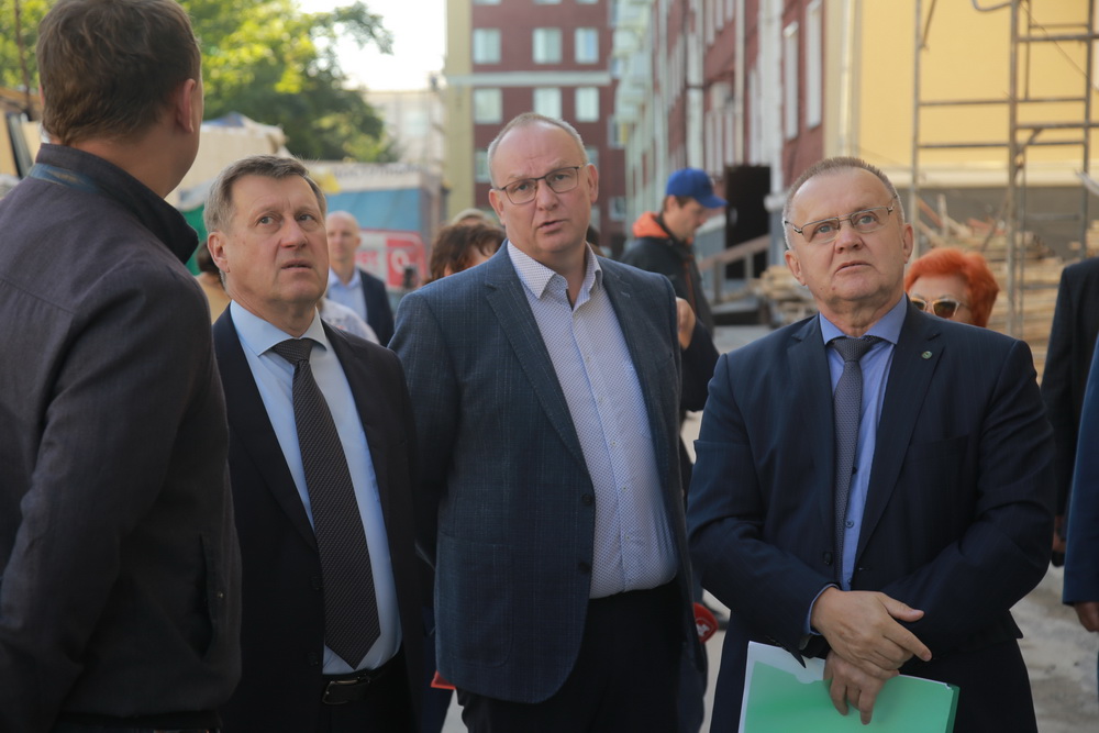 Процесс ремонта домов №4 и №6 на улице Пархоменко. Август 2022 года