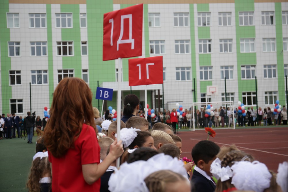 На торжественной линейке в школе №51