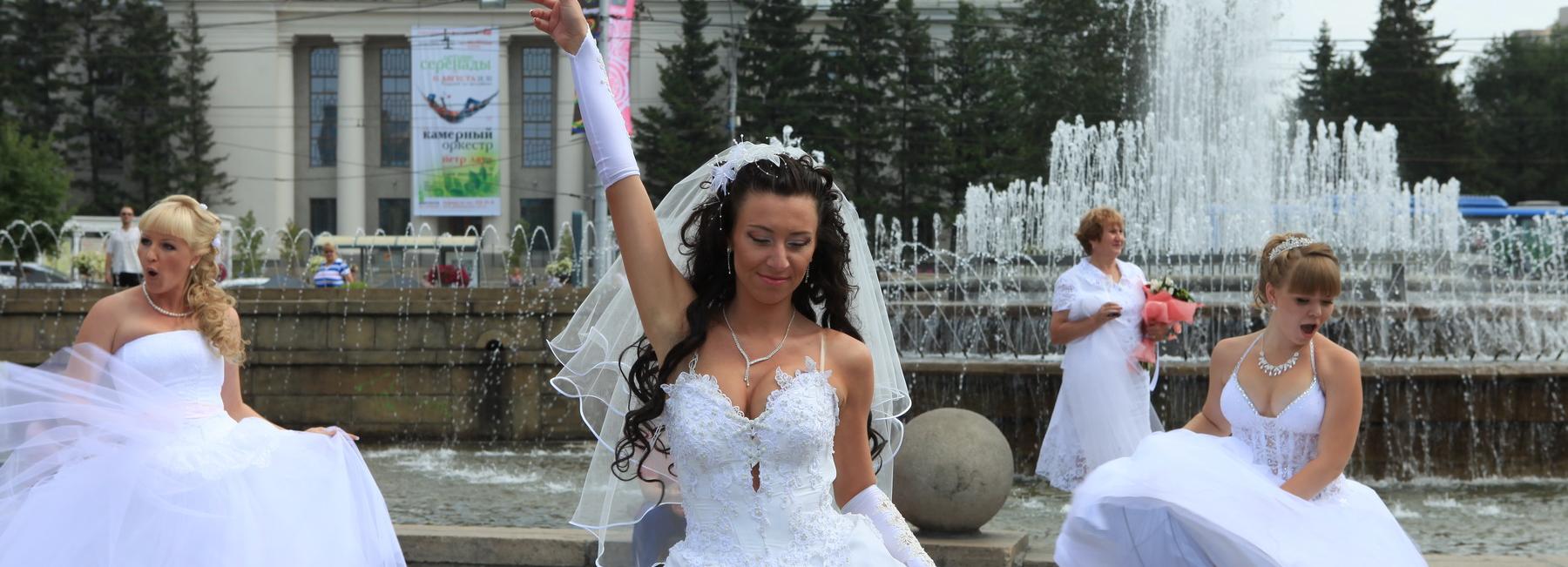 Молодожёнам разрешили приходить в ЗАГС с роднёй и свидетелями