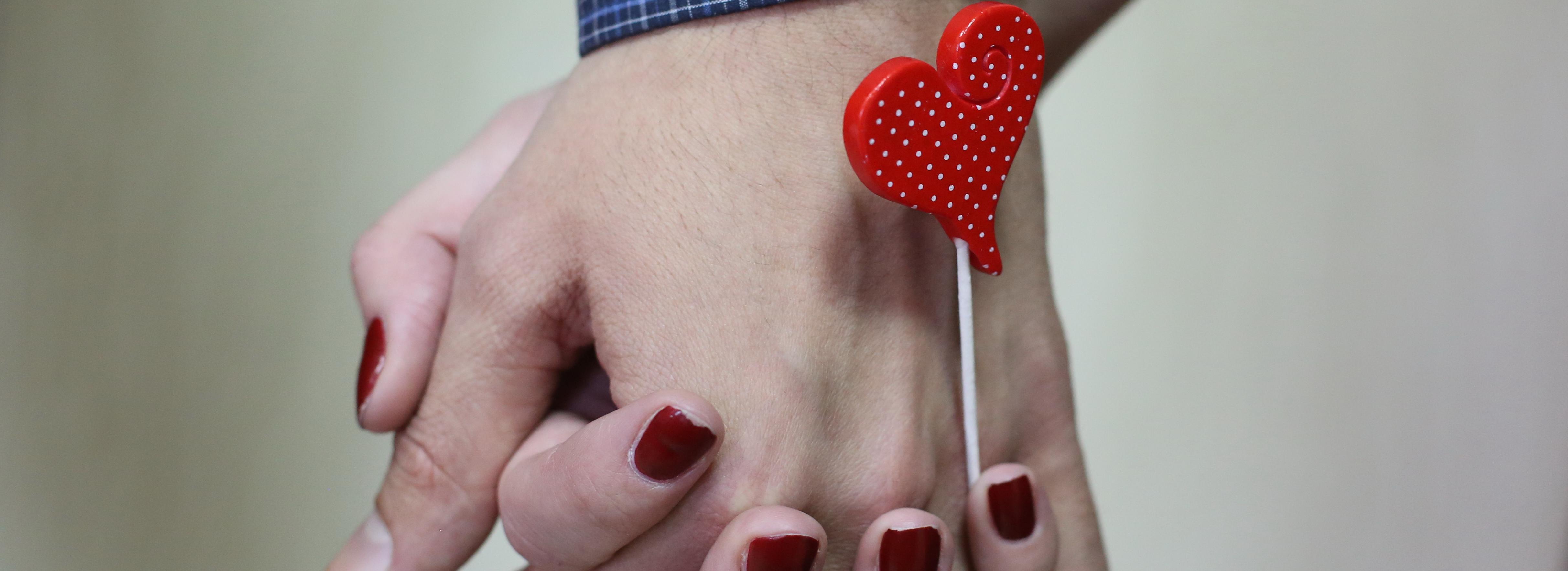 Назван самый популярный возраст для вступления в брак в Новосибирске