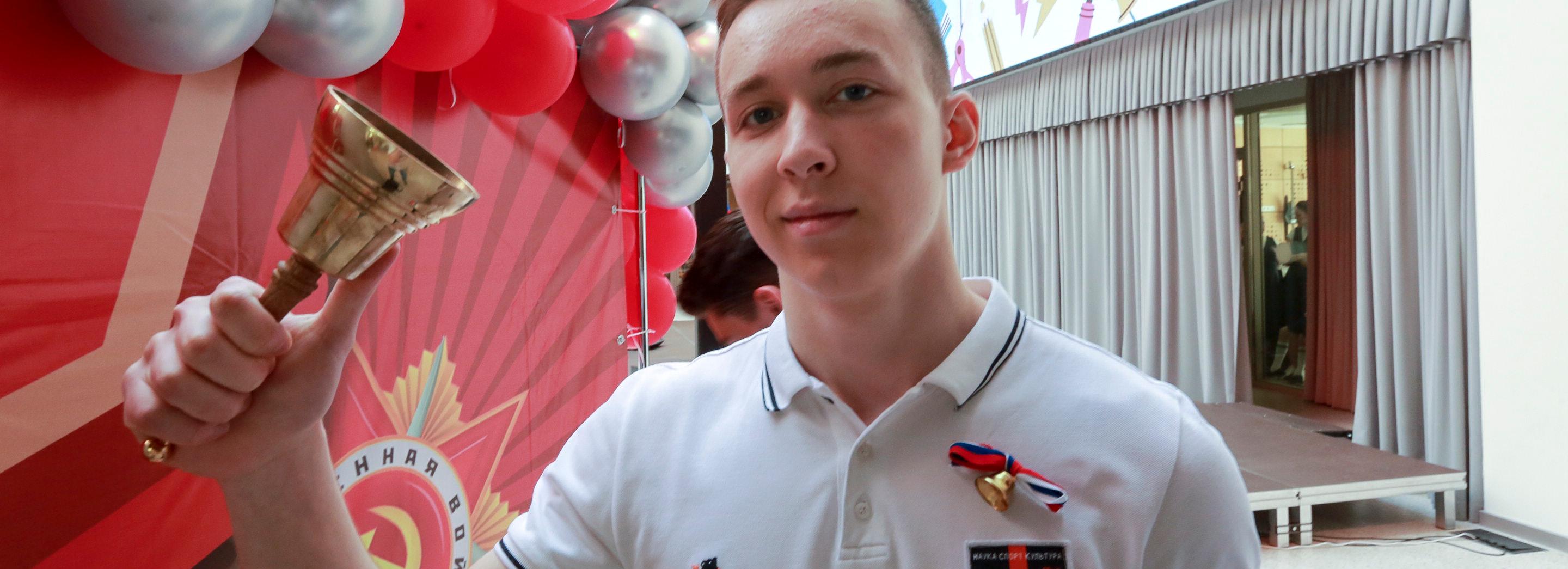 Вместо звонков в новосибирских школах зазвучит музыка Чайковского