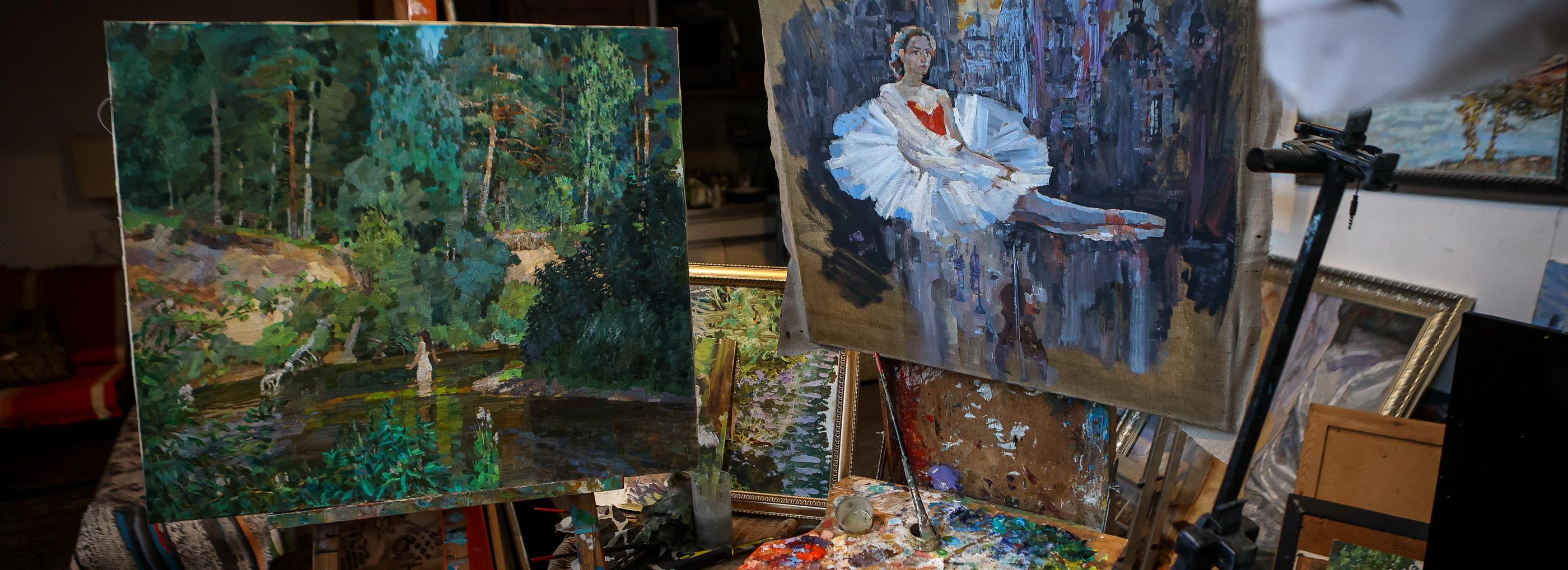 Шукшин здесь ходил босиком: репортаж из мансарды художника в Новосибирске