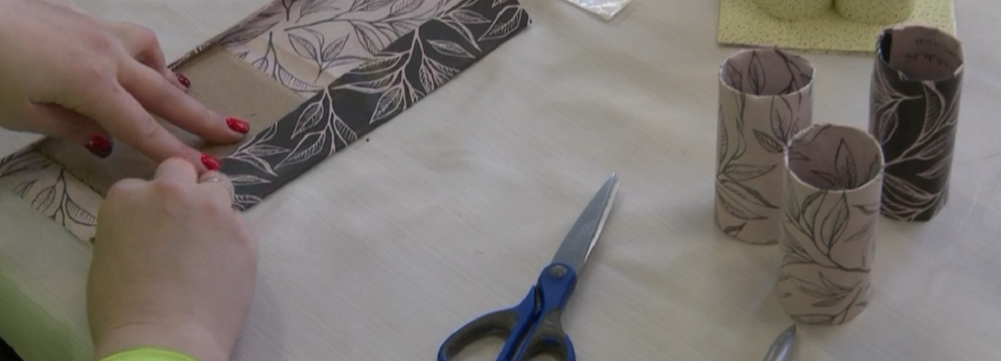 «ЭкоСиб-2023» научил делать из втулки от туалетной бумаги органайзер