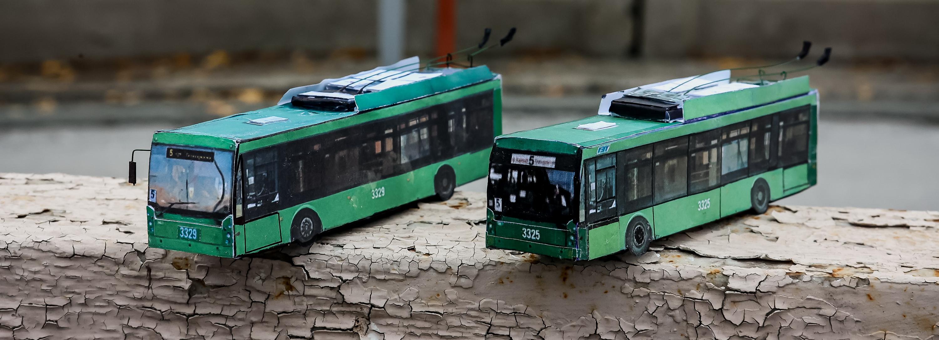 «Чисто для души»: новосибирец создаёт точные копии троллейбусов из бумаги