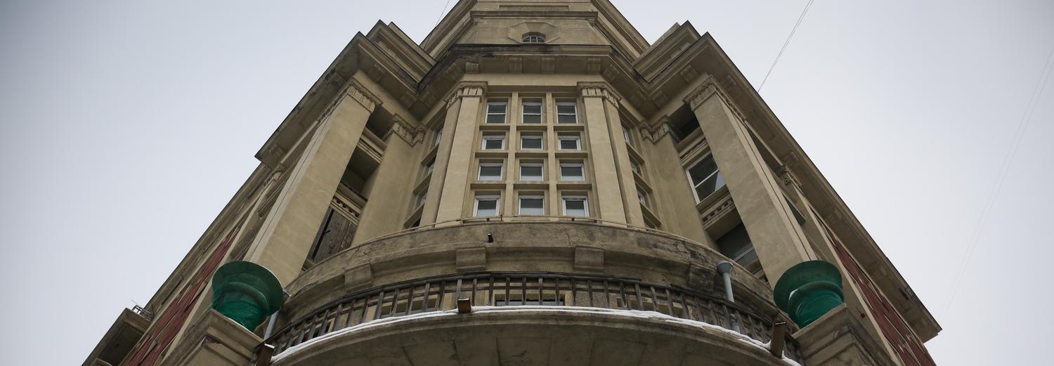 Выставка преподавателей-художников открылась в Стоквартирном доме