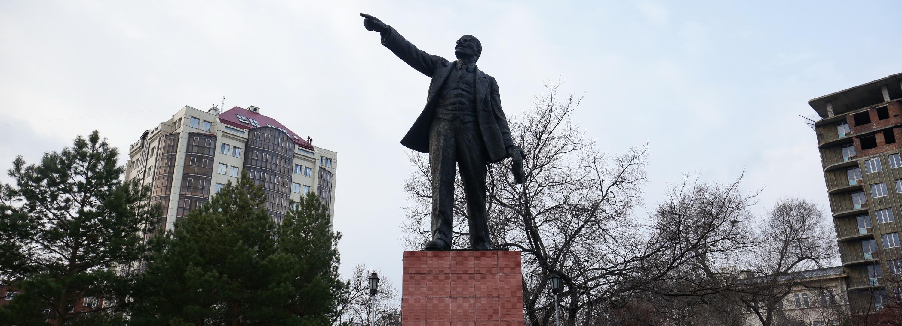 История на каждом шагу: первый в Новосибирске памятник Ленину