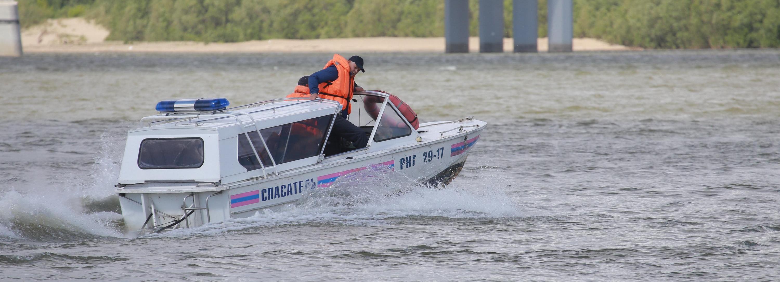 Плывущий по реке Иня манекен испугал новосибирцев