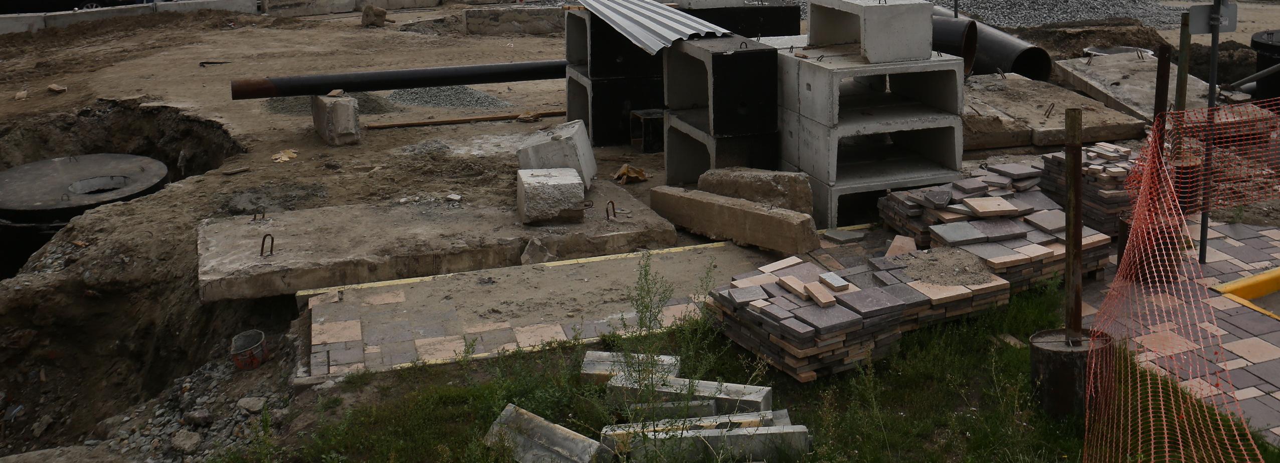 Улицу Николая Островского сузили из-за ремонта теплотрассы