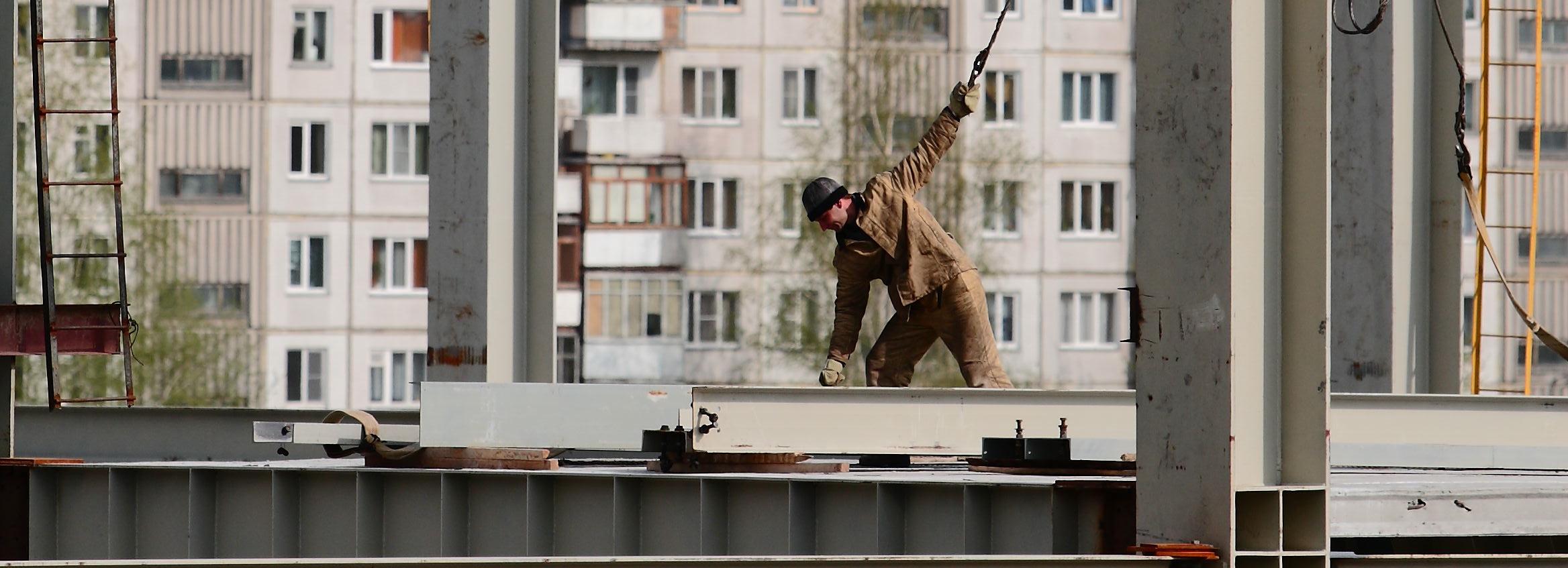 В Новосибирске зарплаты строителей выросли на 13%