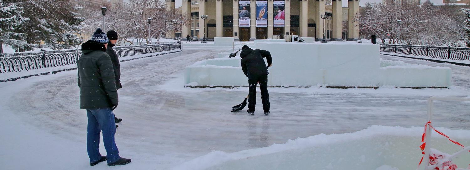 Код города: война с киосками, хоккейный лёд и микроложка