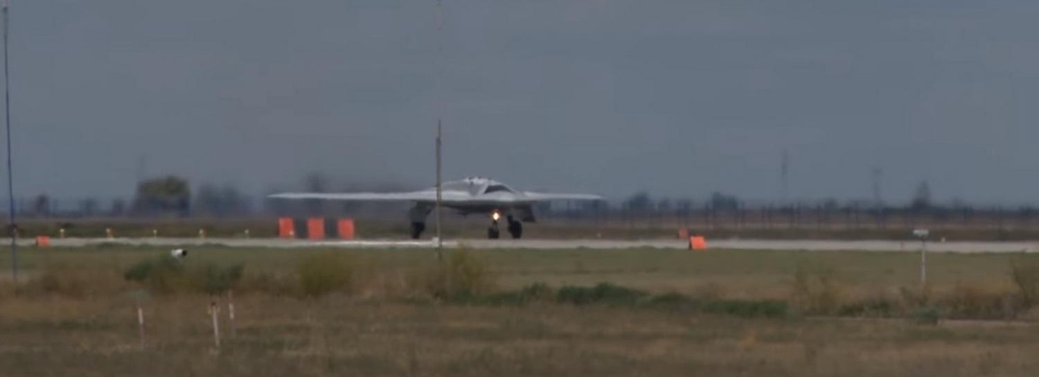 Три беспилотных стелс-бомбардировщика «Охотник» соберут в Новосибирске