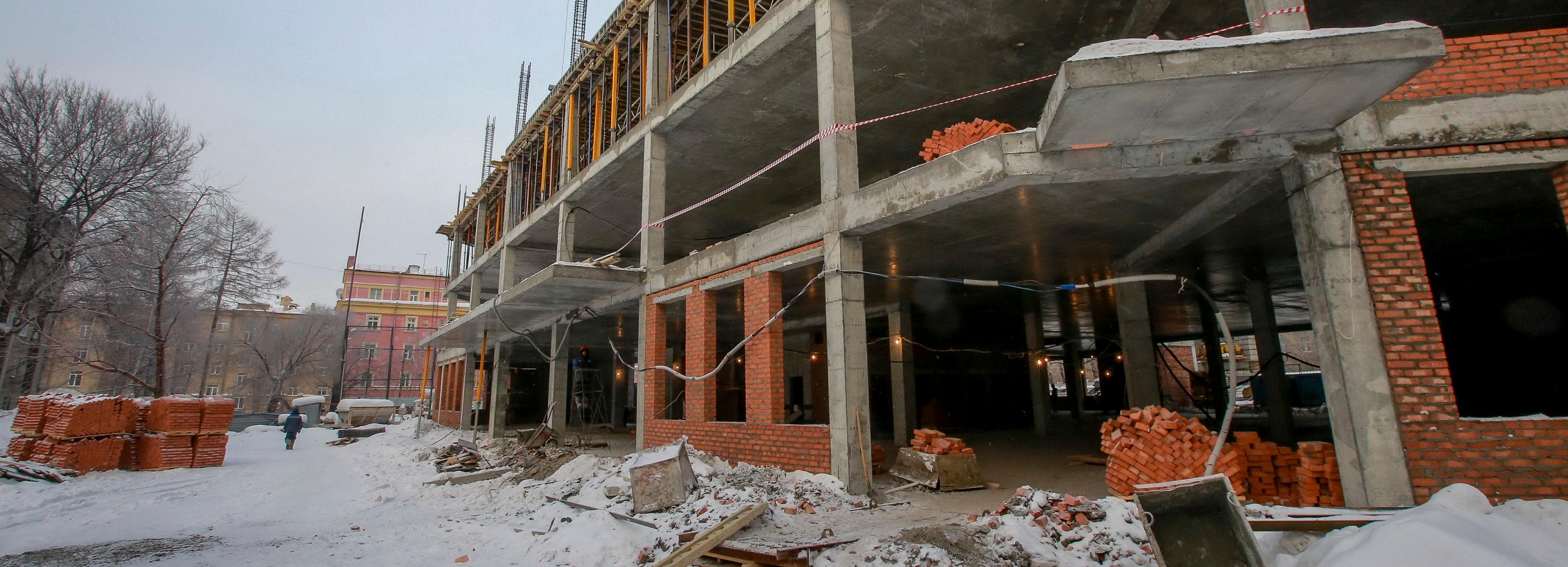 Строители школы на улице Крылова возвели три этажа из четырёх