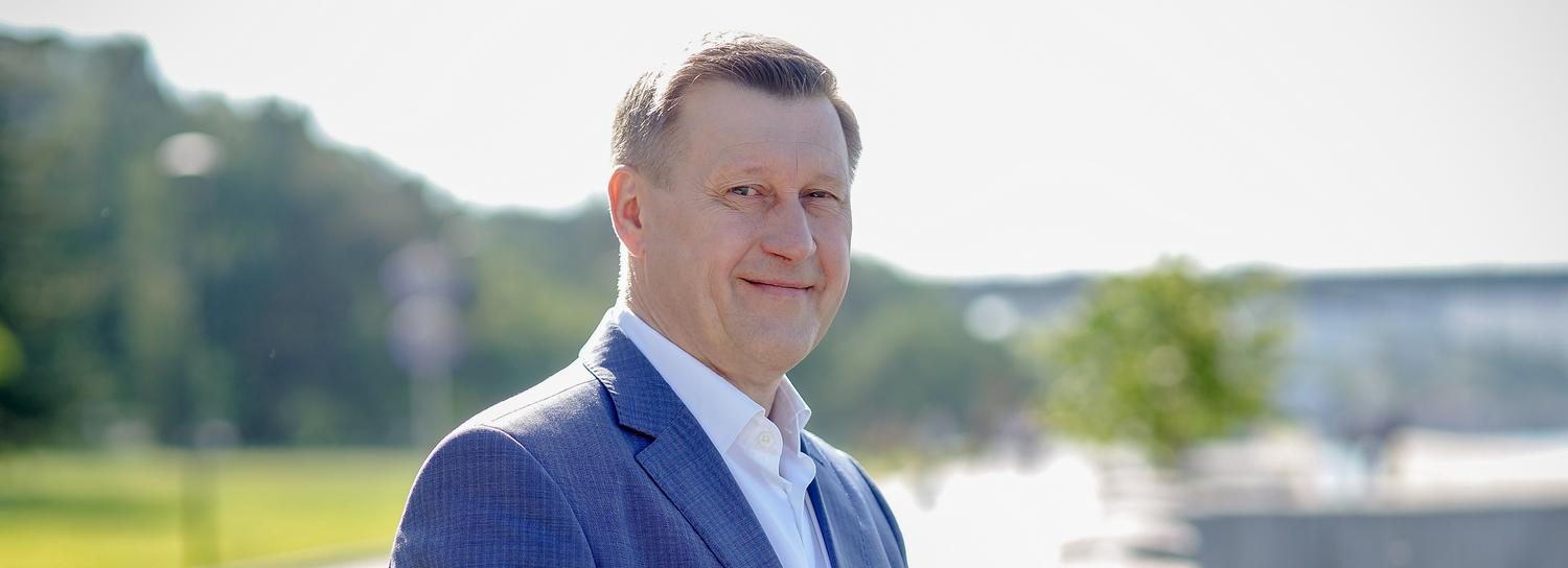 Мэр Локоть поздравляет железнодорожников с профессиональным праздником