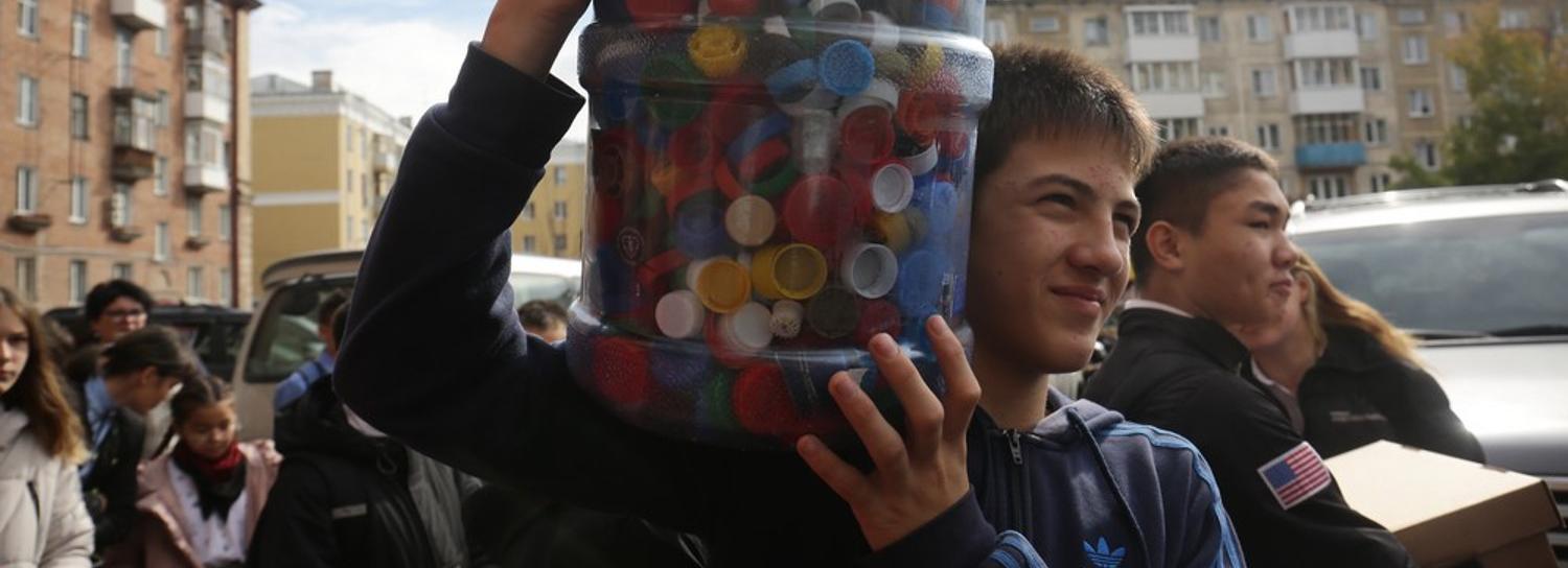«Экодвор»: где живут лидеры по сбору крышек и макулатуры