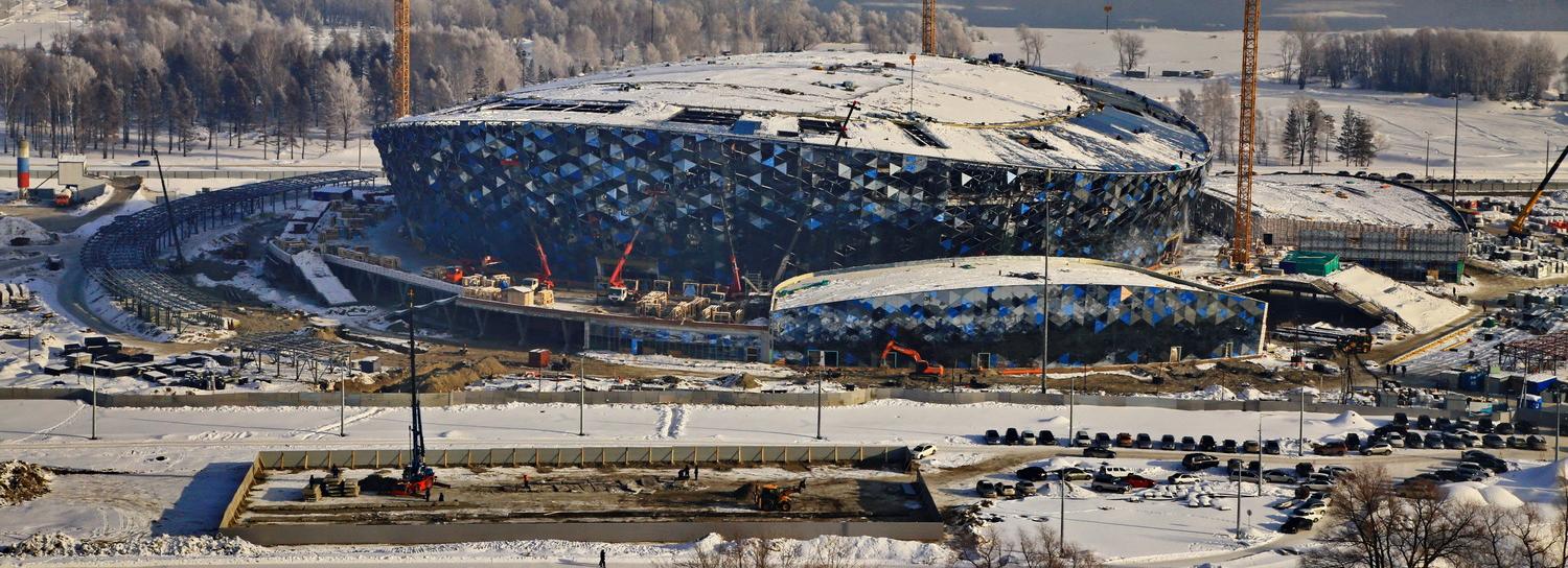 «Новосибирск-Арена» получила зеркальный фасад площадью 8000 «квадратов»