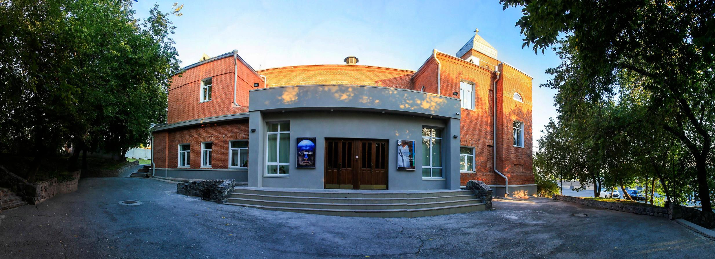 «Танцующая в темноте»: ремейк драмы фон Триера показал «Старый дом»