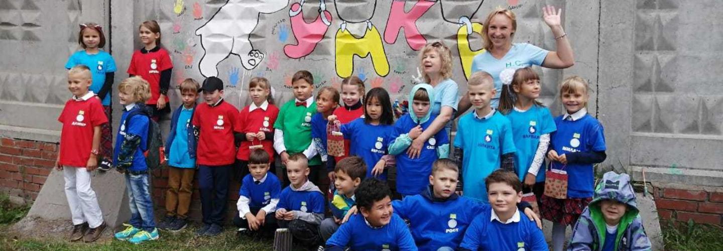 Дели на три: сортировать мусор учат детей в новосибирской школе «Умка»