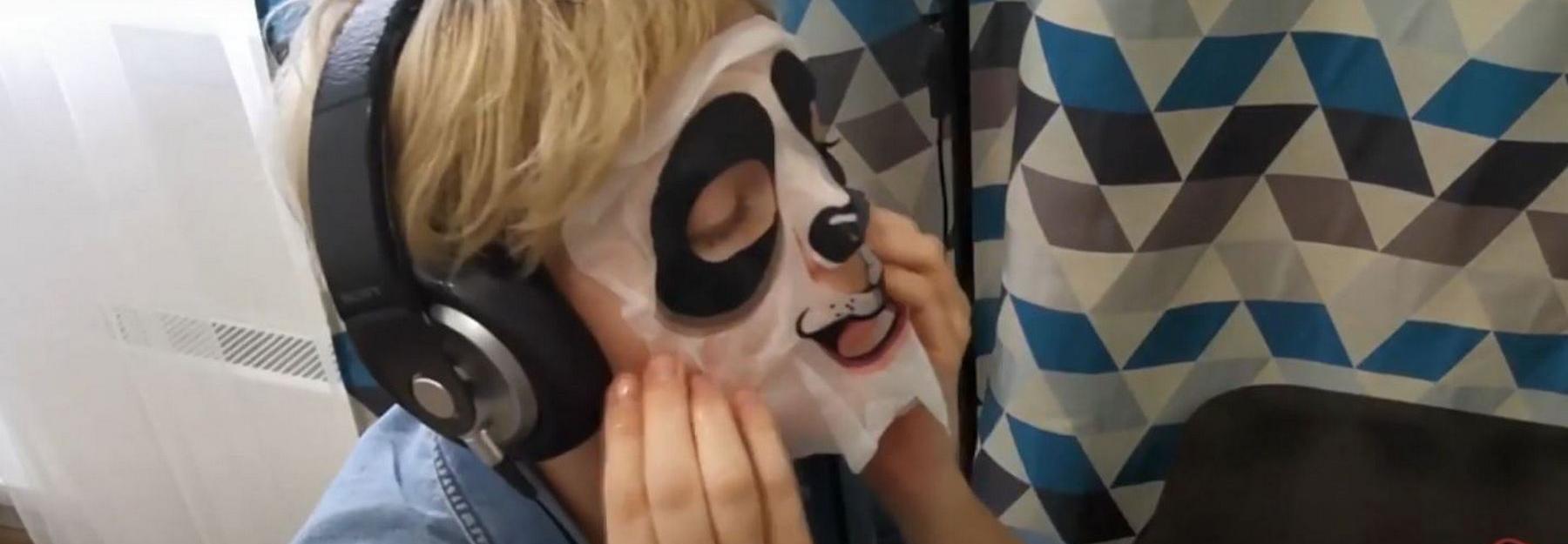 Как жить, не выходя из дома: сделать причёску и макияж