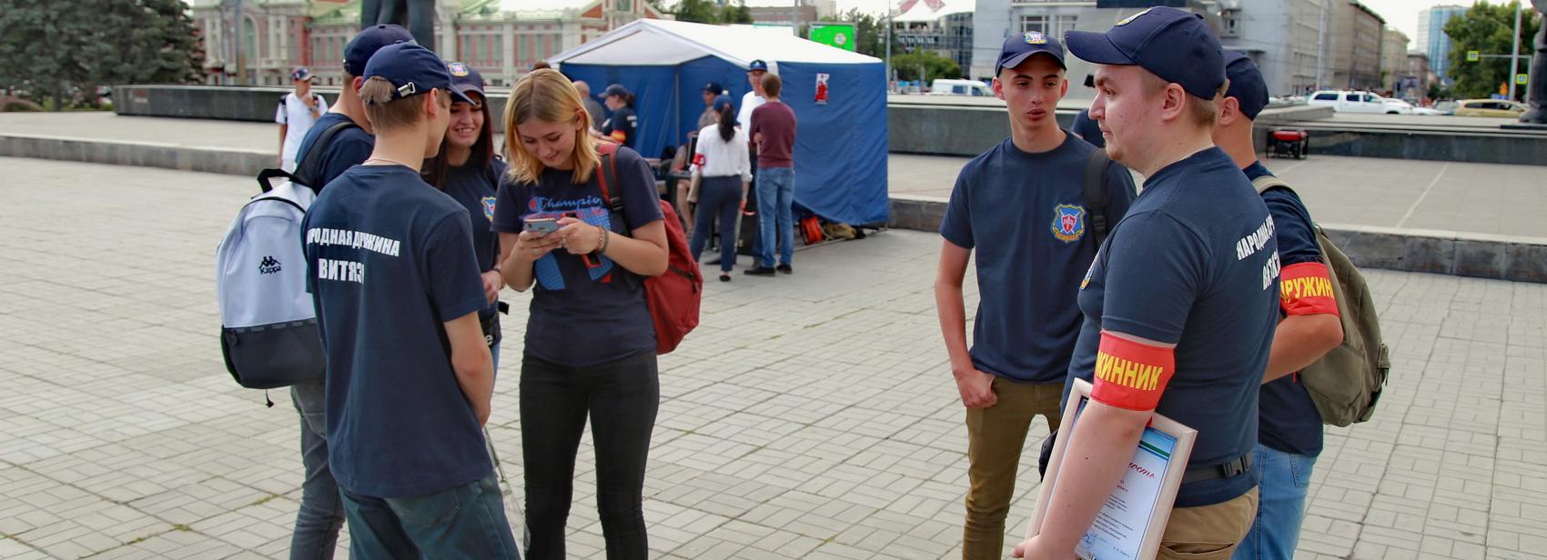 Дружина выходит в рейд: 39 молодых парней патрулируют дворы на Снегирях