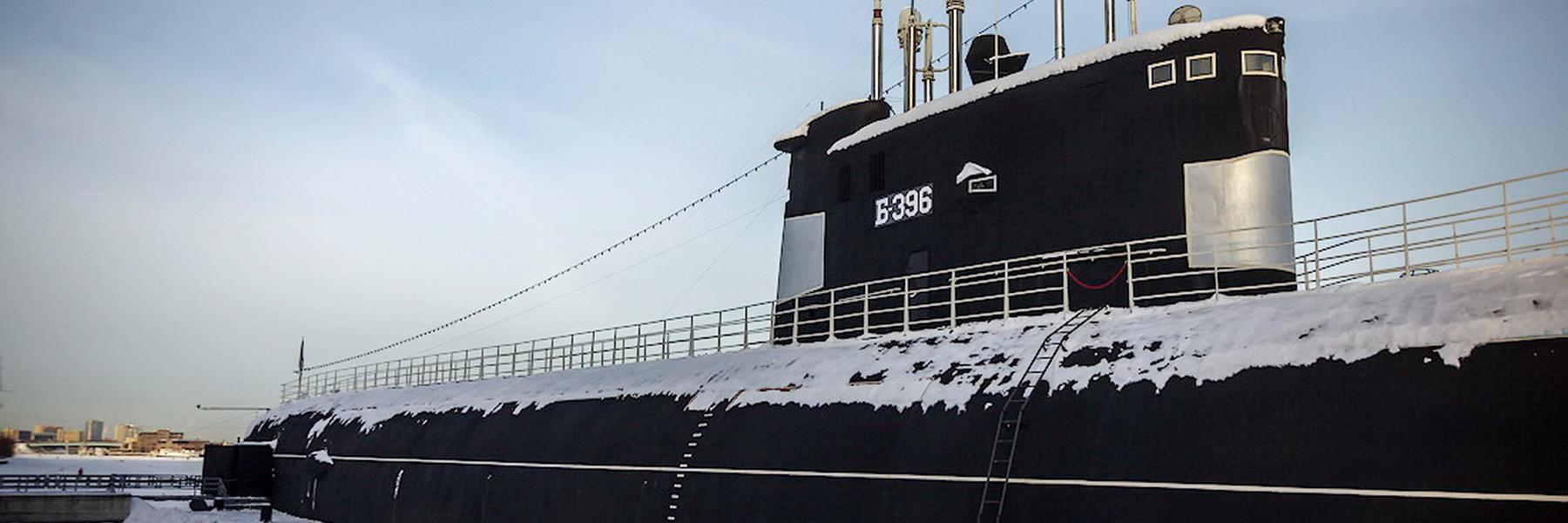 «Новосибирск» под водой. Дню моряка-подводника посвящается