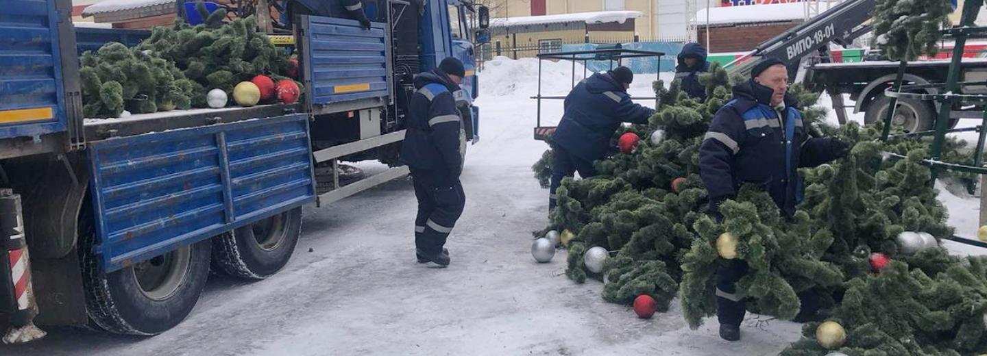Новогодние ёлки с улиц Новосибирска закончат убирать в начале марта