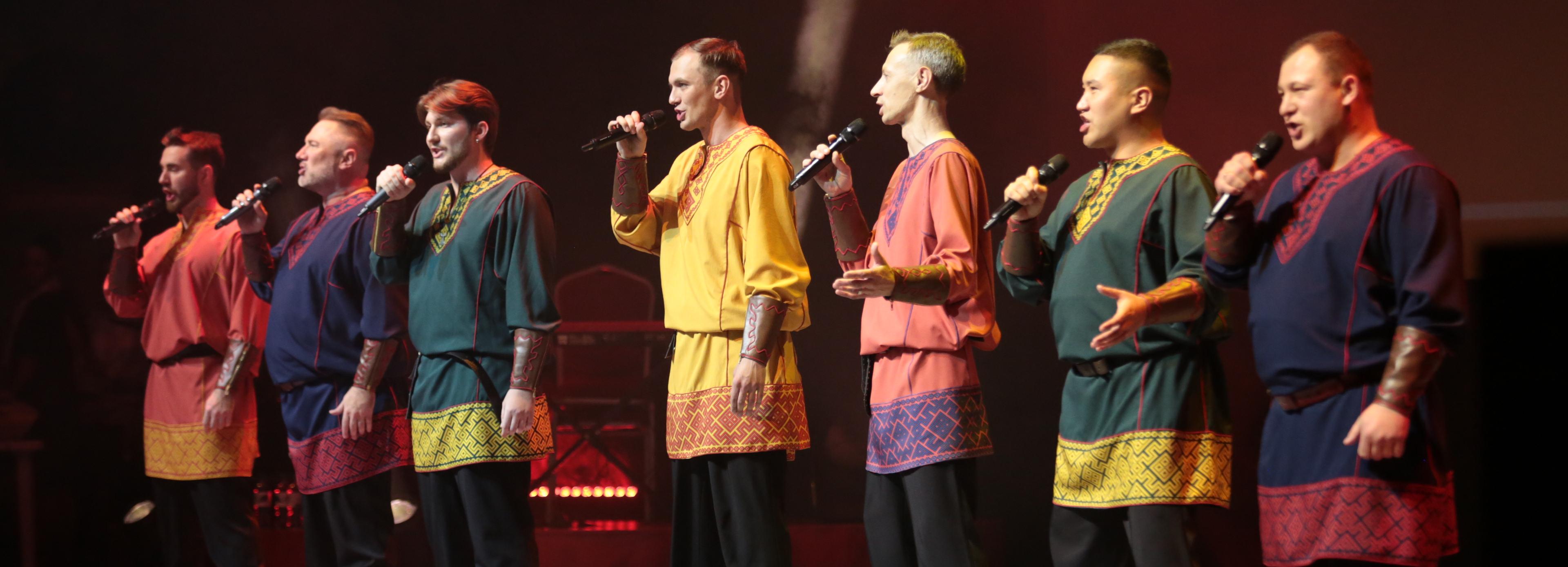 Музыка для народа: мэр Локоть поздравил с юбилеем ансамбль «Дружина»