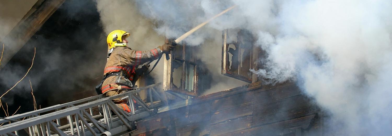 Что делать при пожаре до приезда спасателей