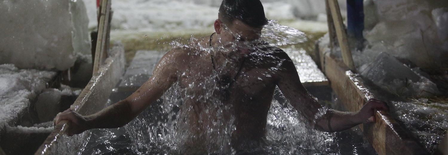 Дань иордани: новосибирцы теряют интерес к «крещенскому аттракциону»