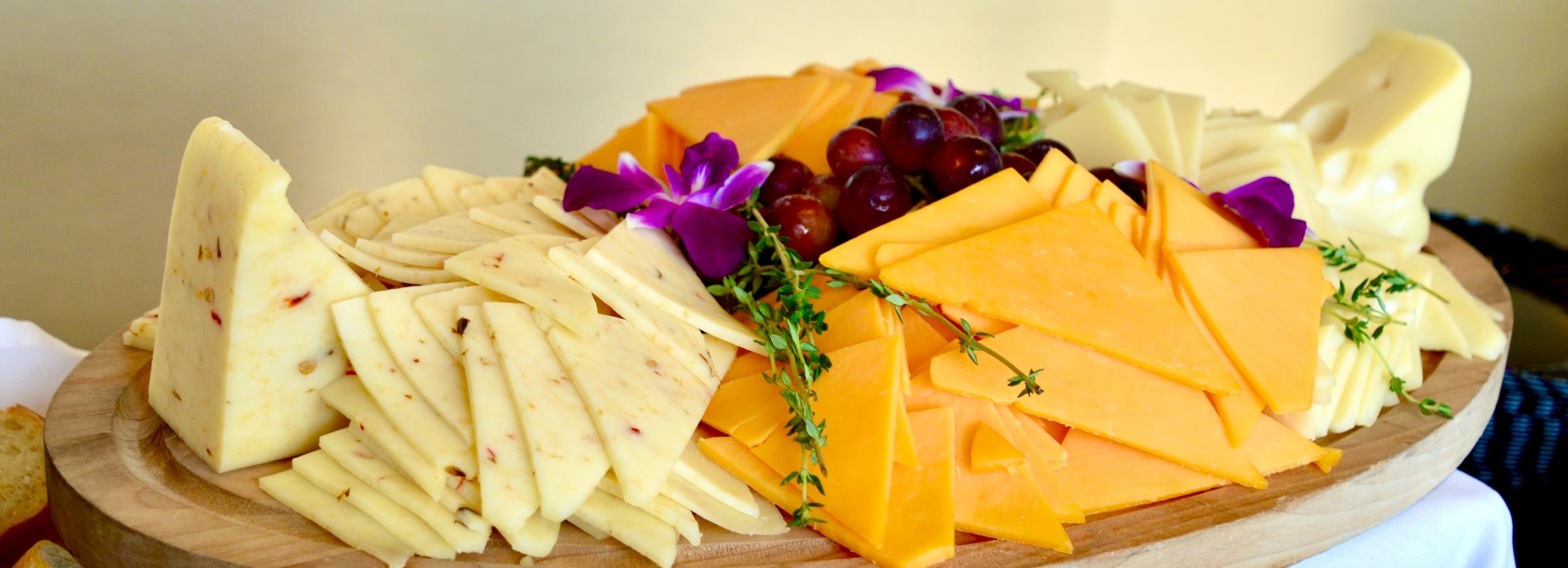 Социальная ярмарка порадует низкими ценами на сыр и йогурты