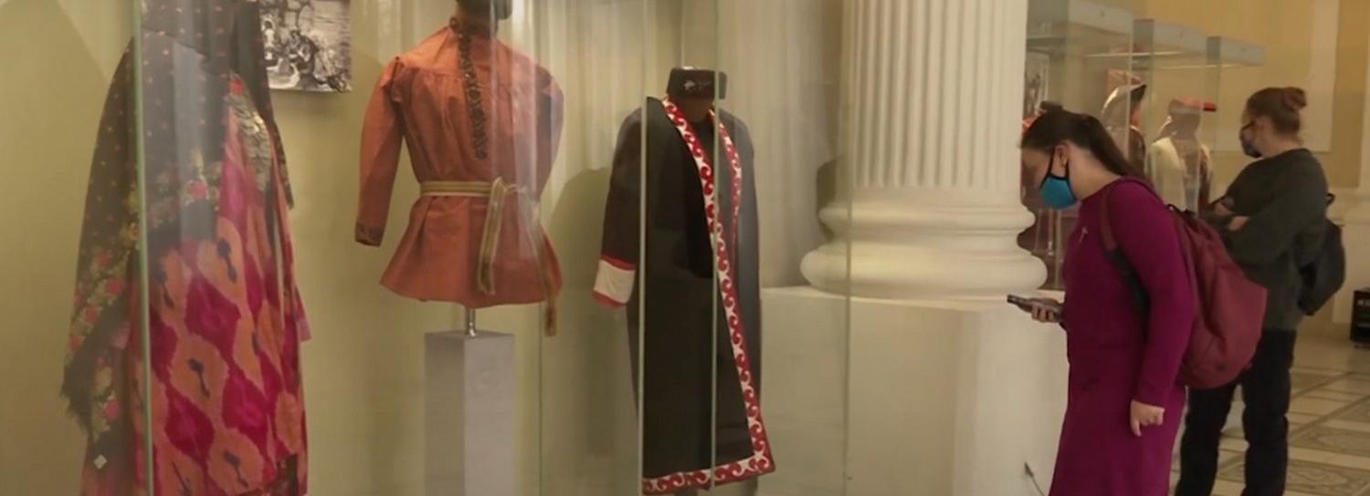 Уникальную одежду народов Урала ХIХ века привезли в Новосибирск